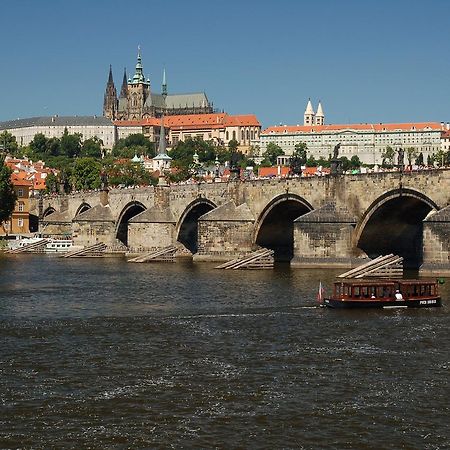 Pension Berg Praha Bagian luar foto