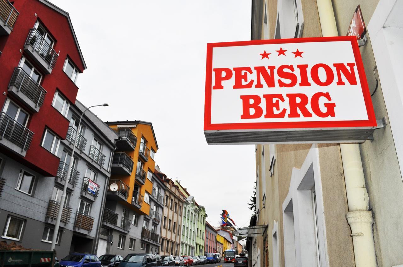 Pension Berg Praha Bagian luar foto