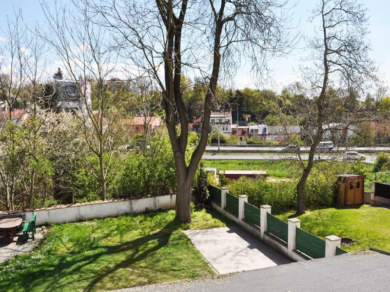 Pension Berg Praha Bagian luar foto